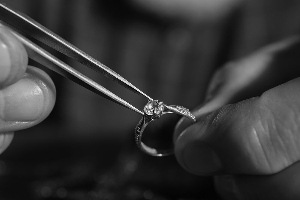 appraising diamond ring